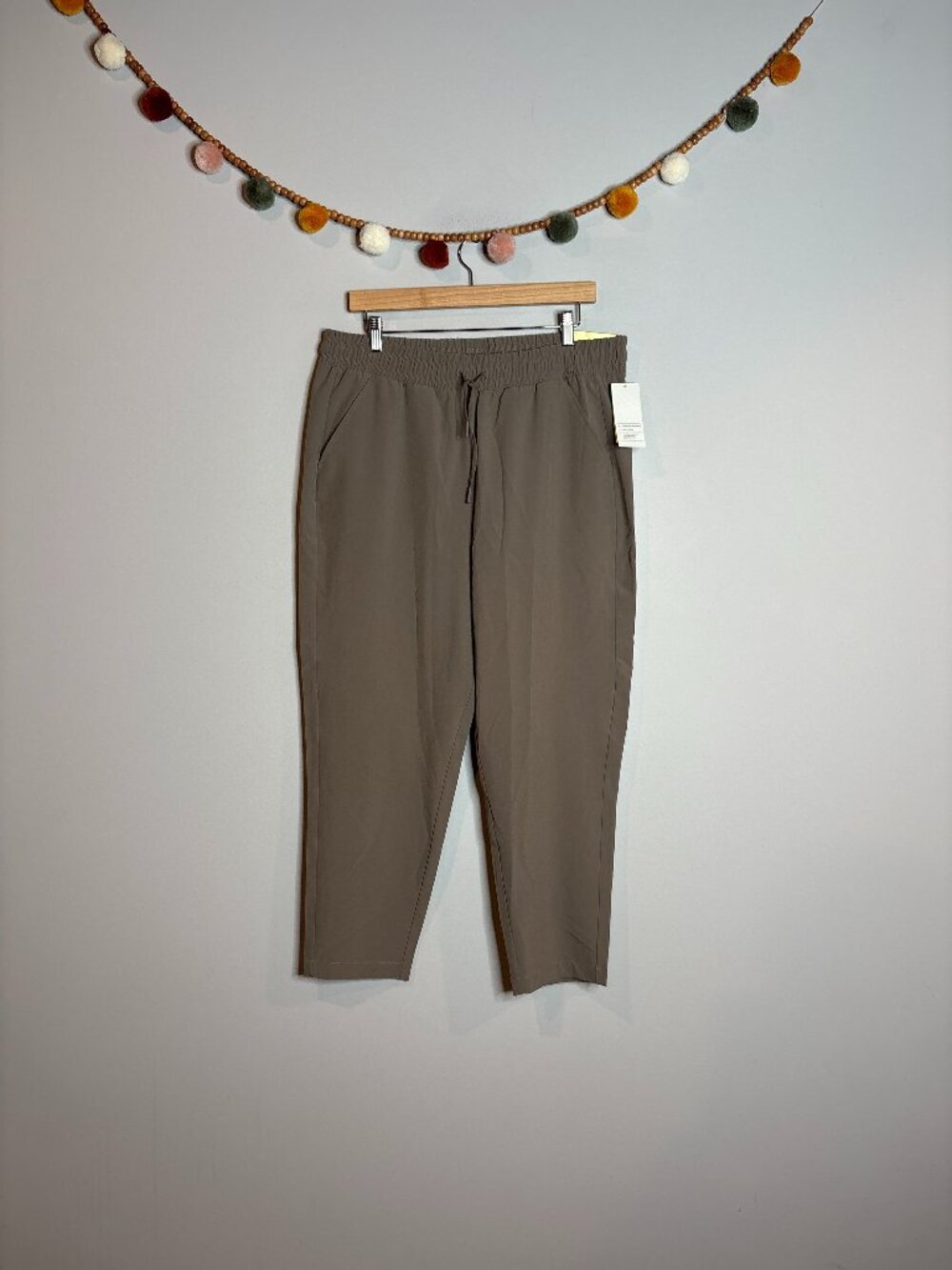 NWT All In Motion Stretch Woven Tapered Pants Tan Beige